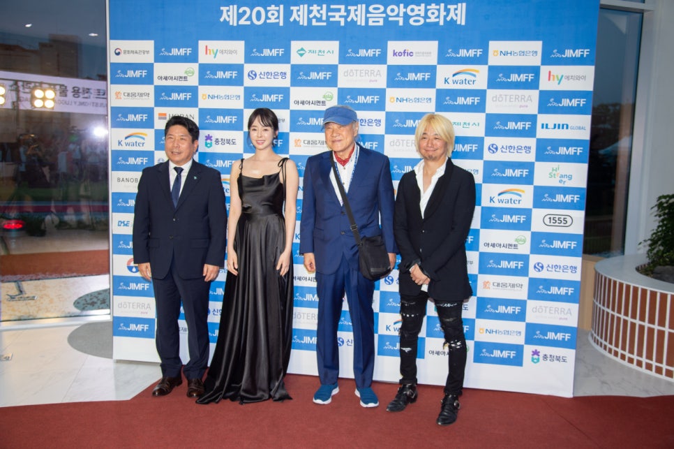 이와이스튜디오 이미지