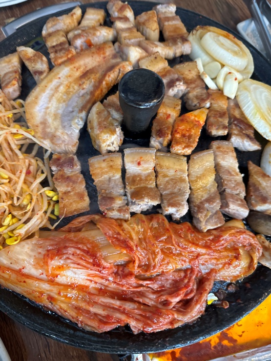 솥뚜껑 이미지