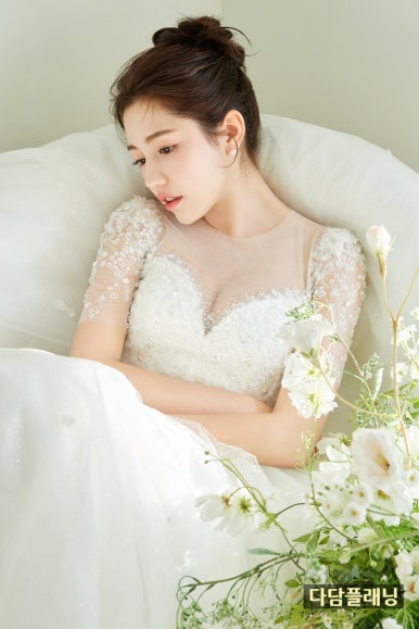 러비헤어메이크업 이미지