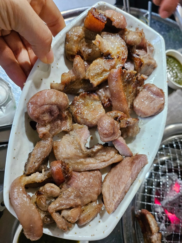 거시기쪽갈비생족발구이 이미지