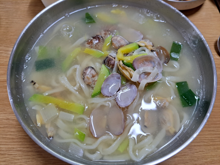 청솔칼국수 이미지