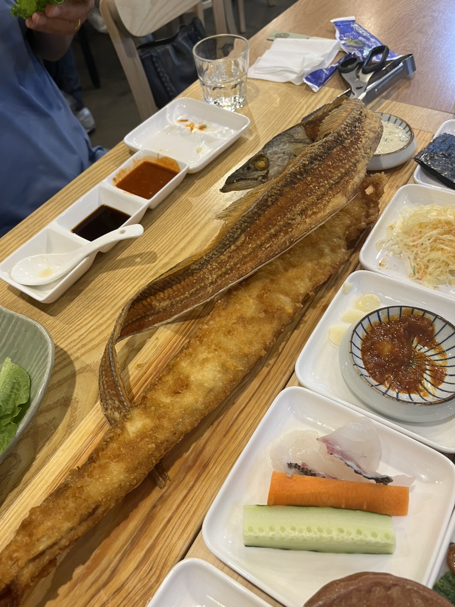 서서자는물고기 이미지