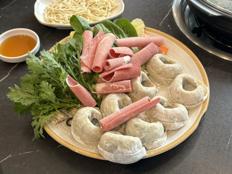 두손개성만두 이미지