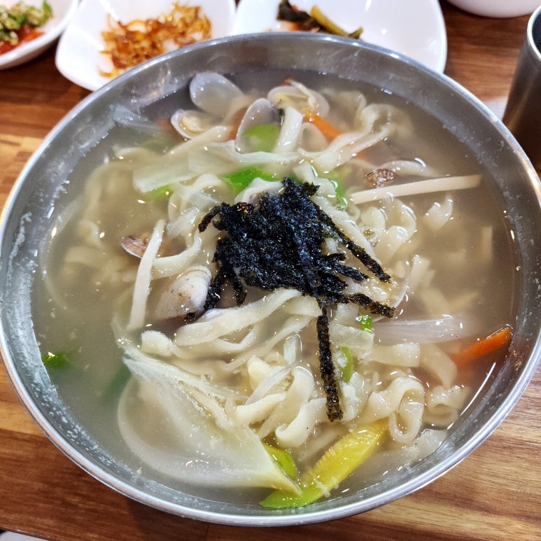 금손팥칼국수 이미지