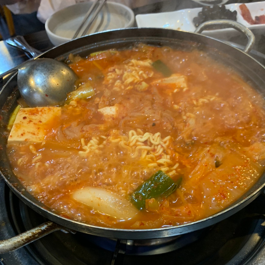 24시누름돌생고기김치찌개 이미지