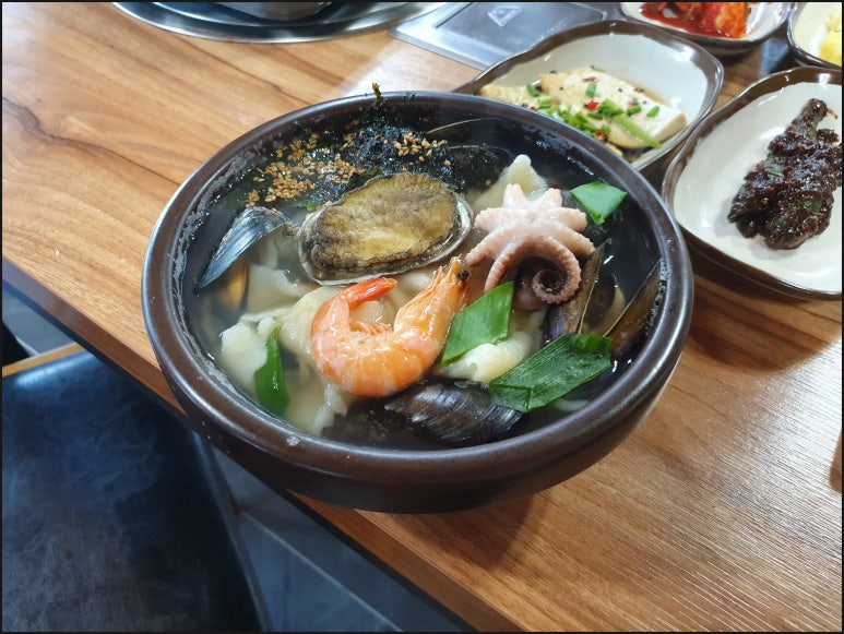 기와집 수제비 이미지