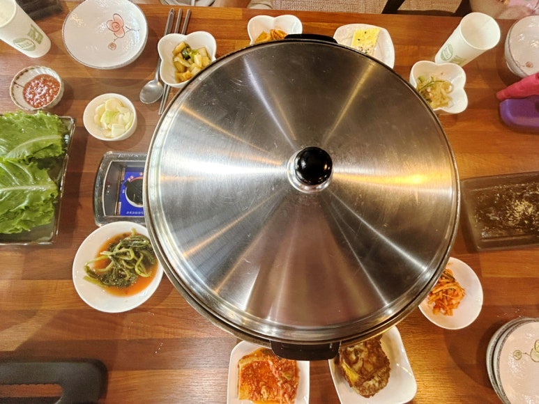 네네치킨ㆍ장충동왕족발보쌈 이미지