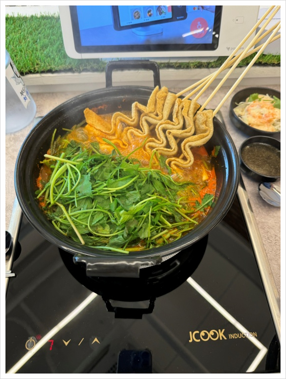 더칼국수 이미지