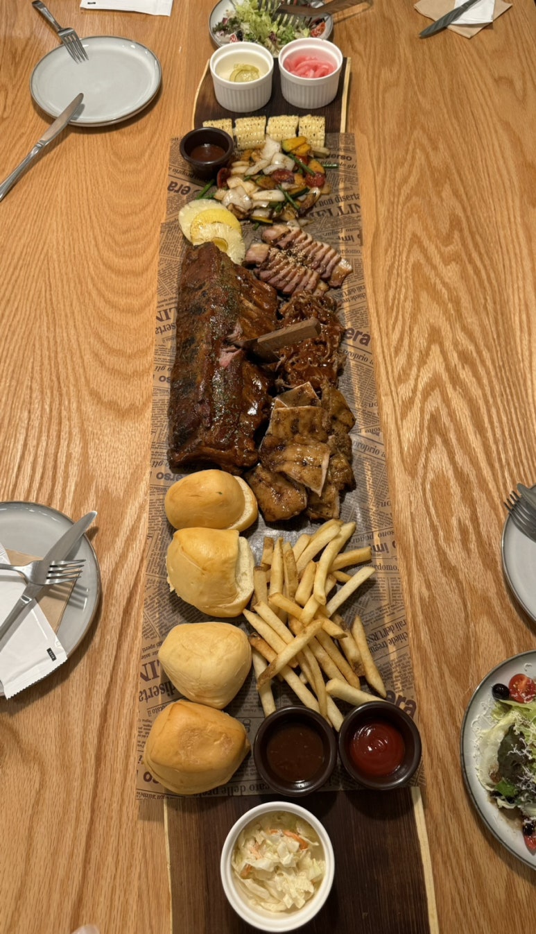 옥수수로 구운 치킨&바베큐 이미지