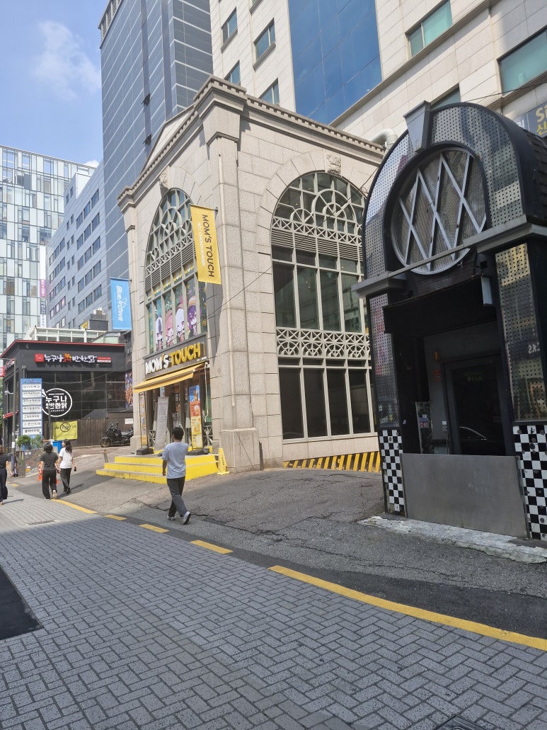 맘스터치LAB강남대로점 이미지