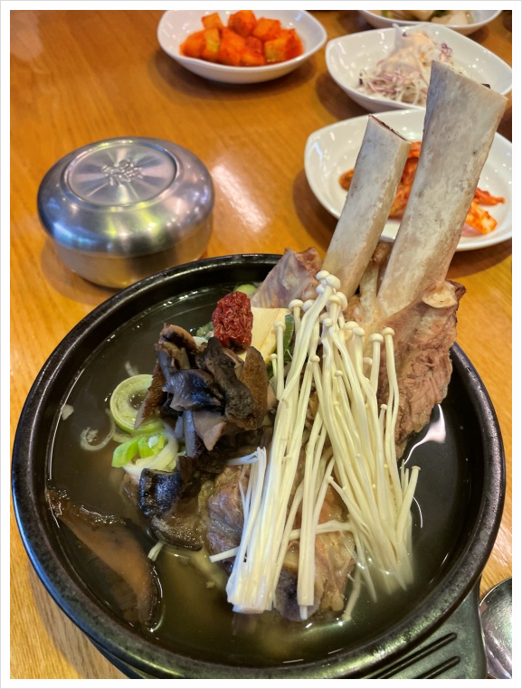 형과아우황칠누룽지삼계탕 이미지