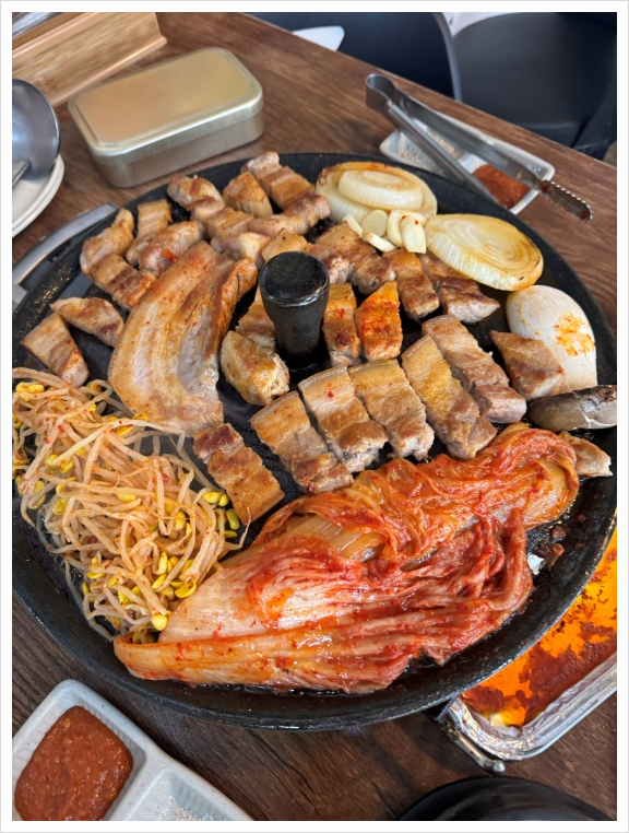 솥뚜껑 이미지