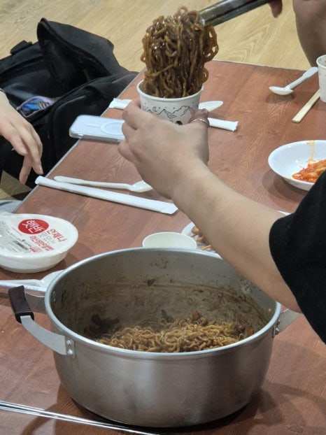 돌고래풀하우스 이미지