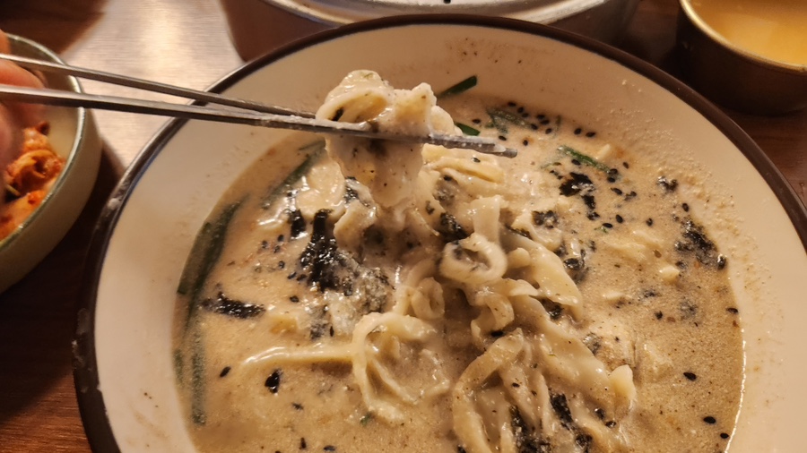 뜨락칼국수 이미지