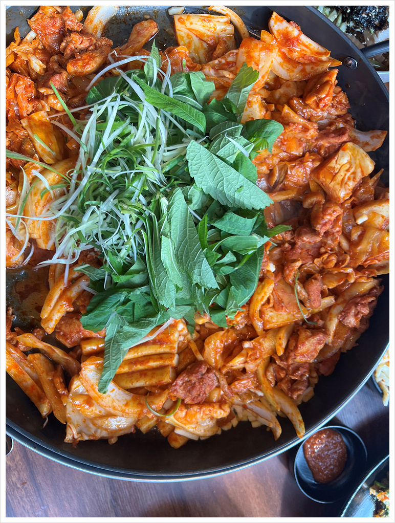 백년닭갈비 이미지