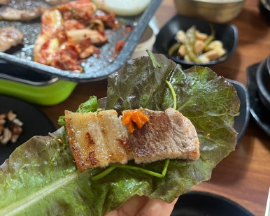 먹고가자 고기집 이미지