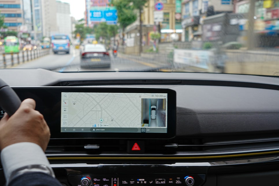 2025년 기아 자동차 카니발 하이브리드 시승기 "연비 좋은차로 편의성까지 다잡은 완벽한 RV 패밀리카의 매력 분석" 이미지 10