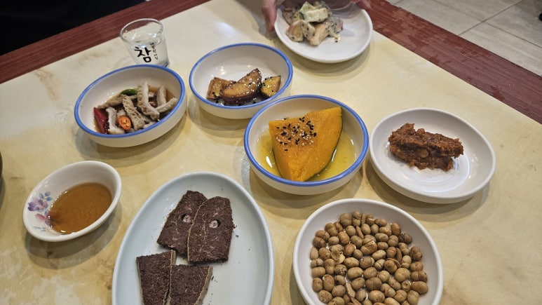 향촌동생고기육회 이미지