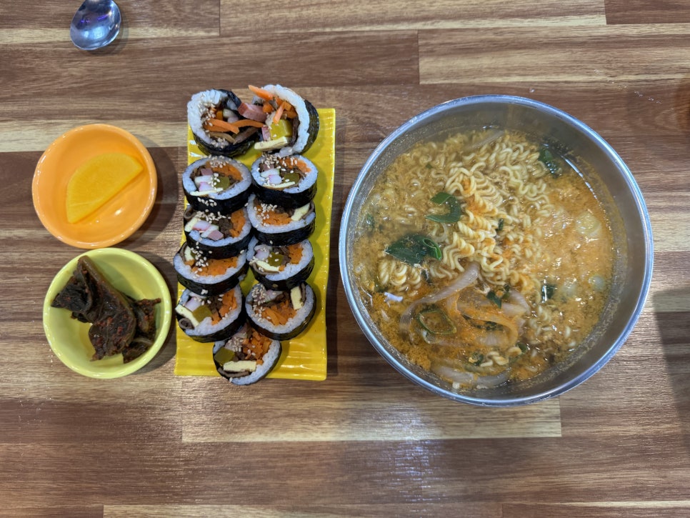 돌섬김밥 이미지