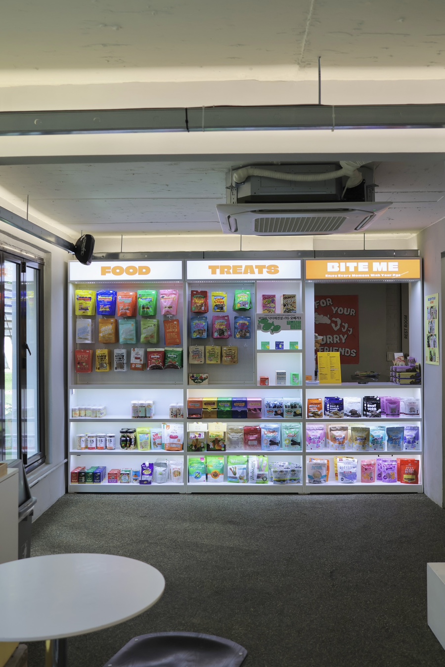 강남 애견동반 카페 바잇미 신사점 쇼핑 & 티타임 — 사진 7