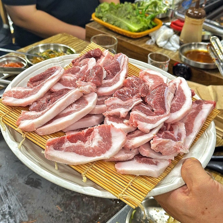 복순이암돼지 이미지