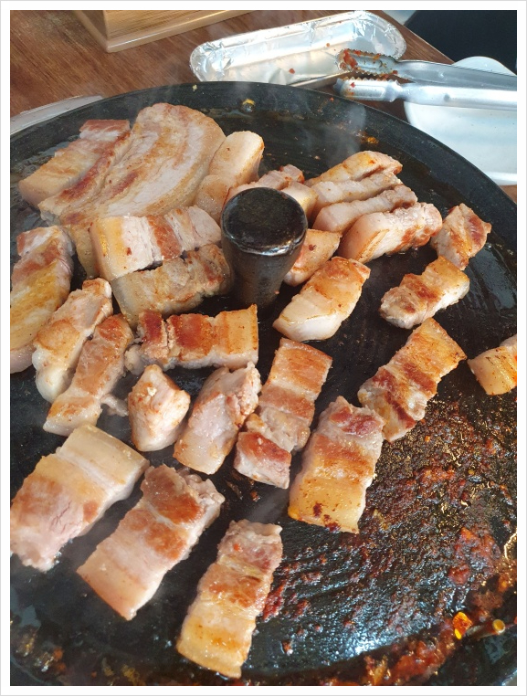 솥뚜껑삼겹살 이미지