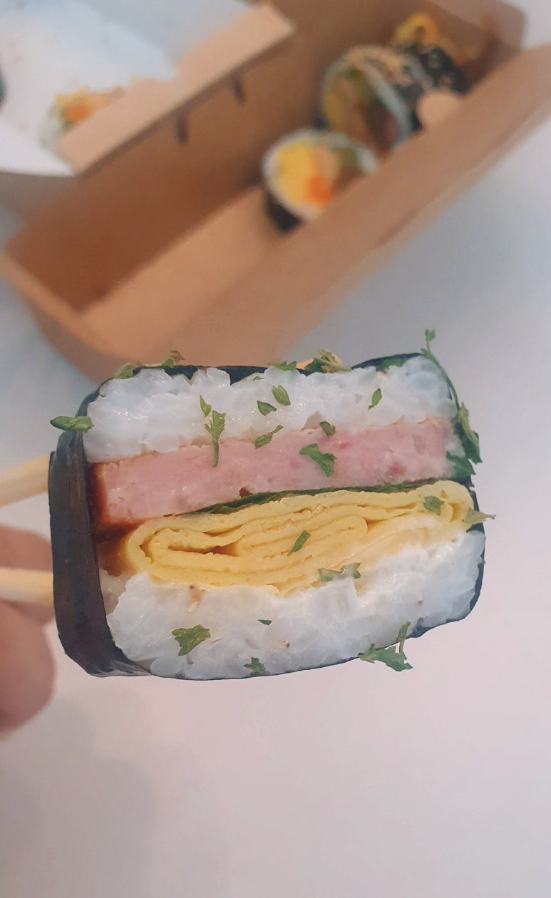 샤르르김밥 이미지