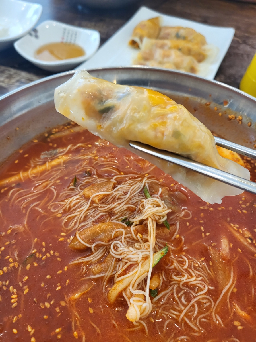 홍경백 함흥냉면 만두전골 이미지