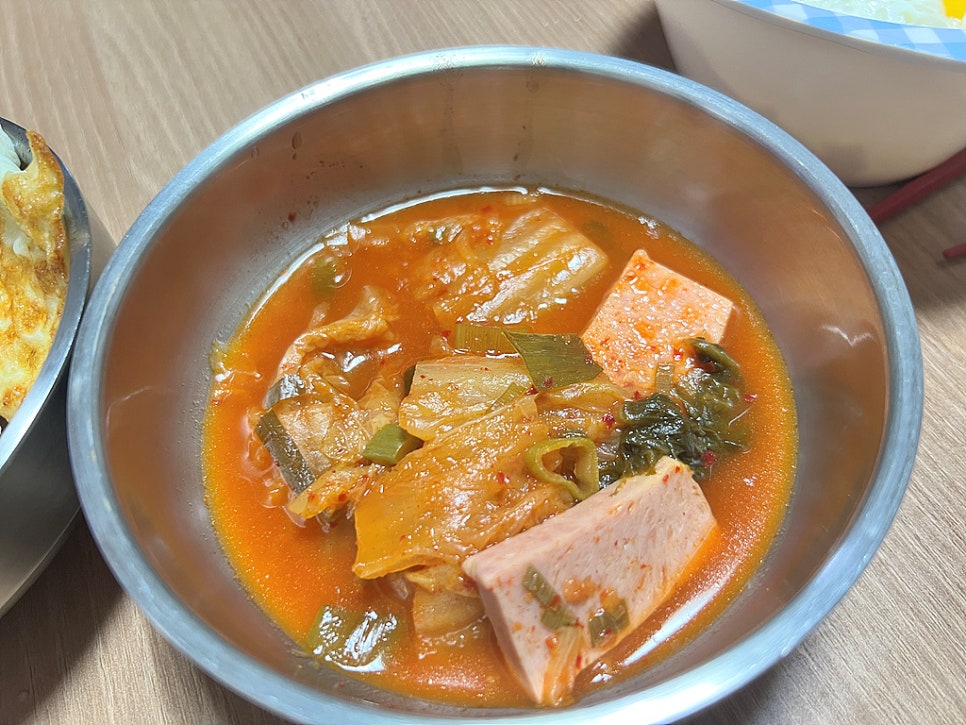 낭만 김치찌개 이미지