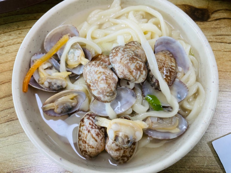 방울이칼국수 이미지