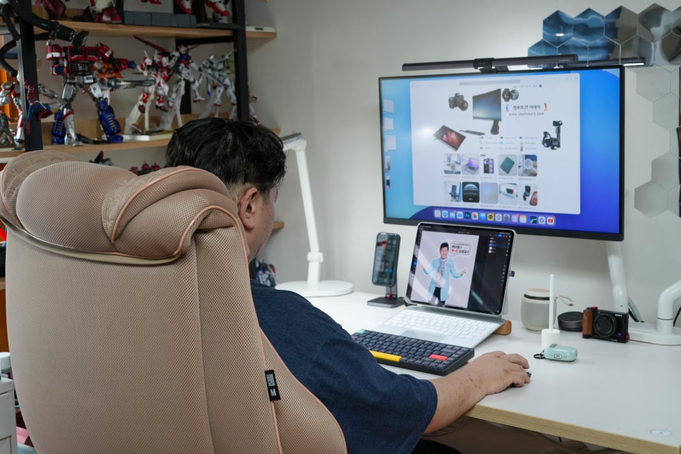 M4아이패드프로 7세대와 맥북프로 연결 "유니버설 컨트롤로 듀얼 모니터 및 트리플 모니터로 확장 이미지 6