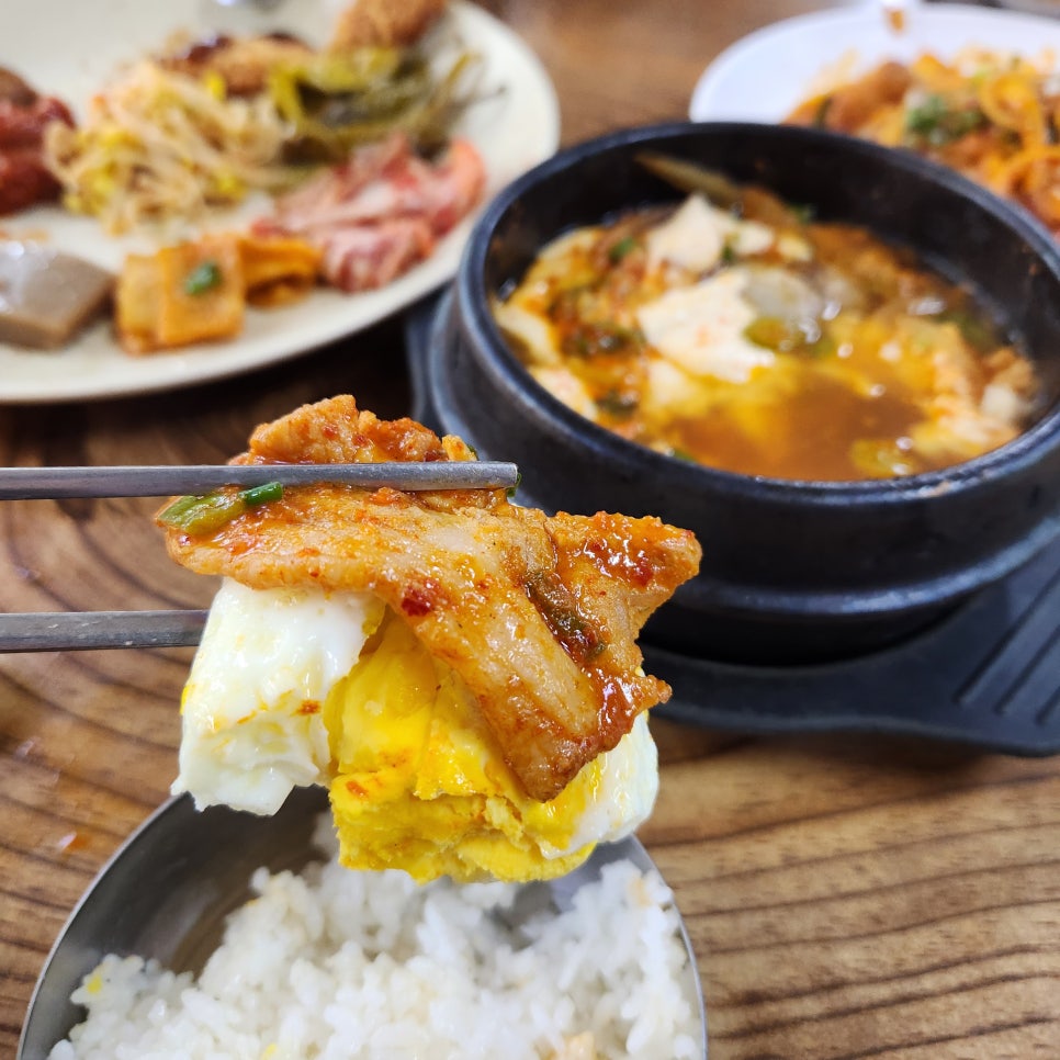 집밥함바뷔페식당 이미지