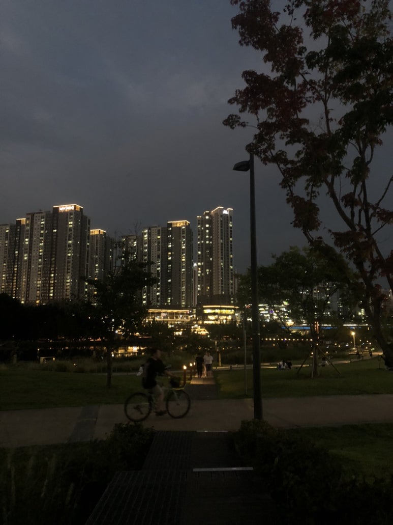 코인홀릭동탄호수점 이미지