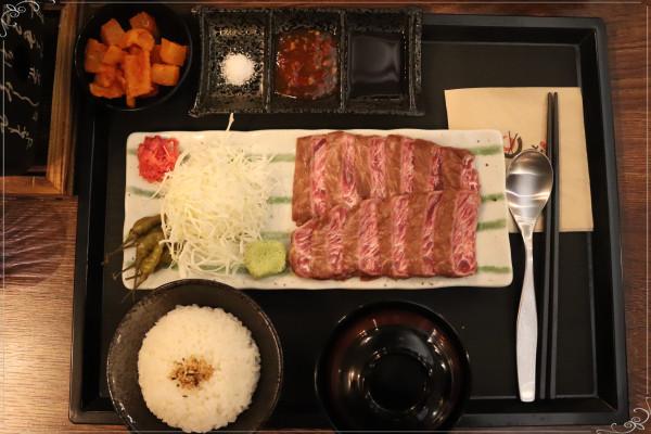 작은식당 안 이미지