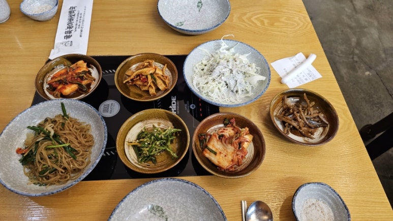 굴뚝능이버섯백숙 이미지