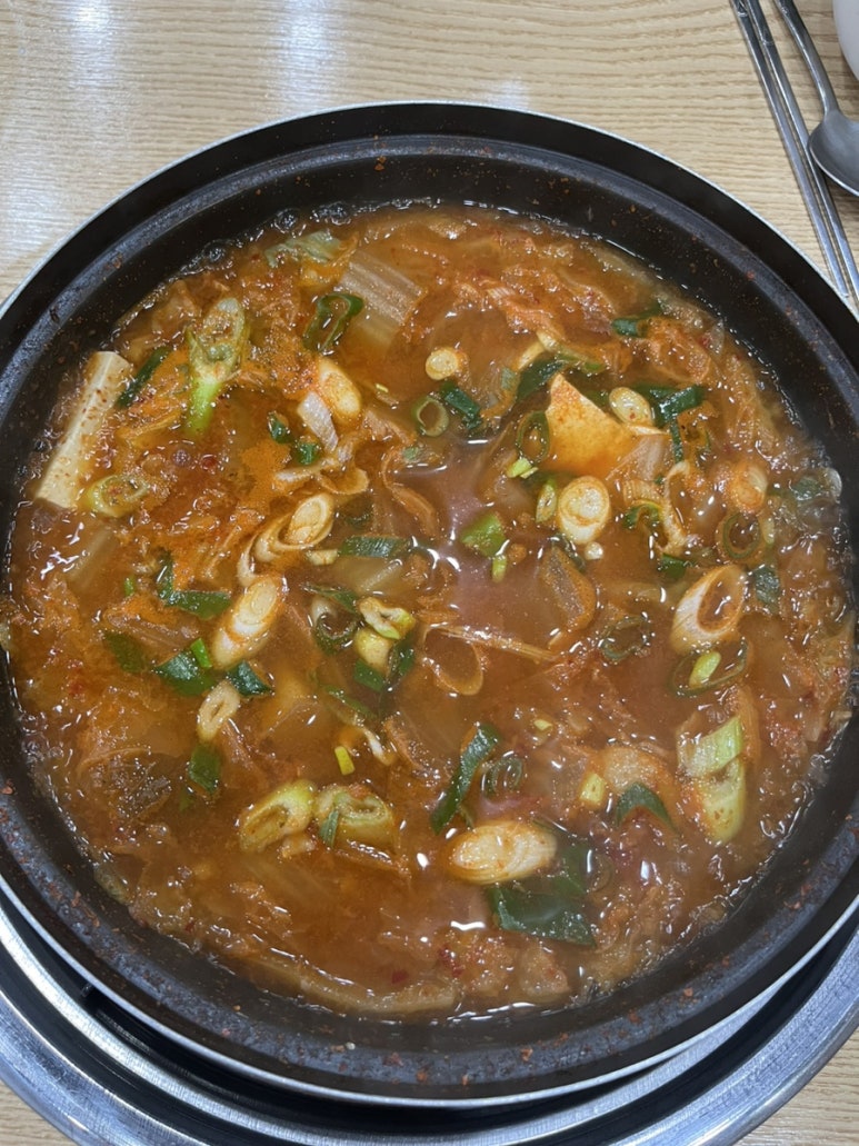 뽀글이생돼지김치찌개 이미지