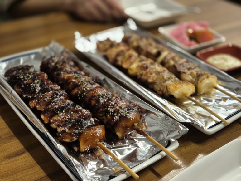 엄지척닭꼬치 이미지