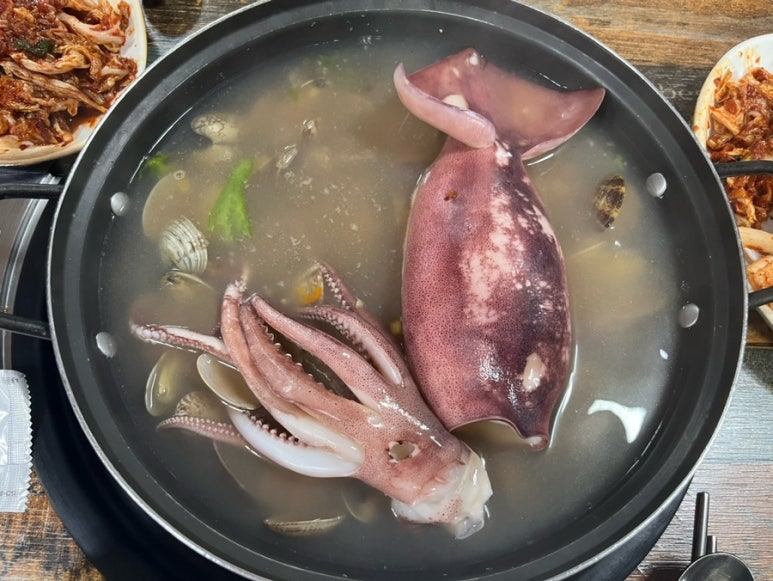 통큰 부추 칼국수 이미지