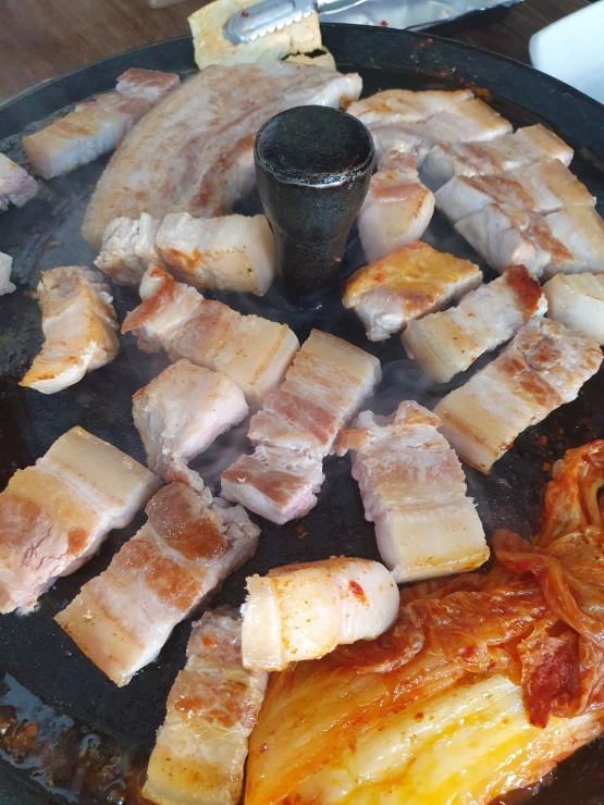 솥뚜껑삼겹살 이미지