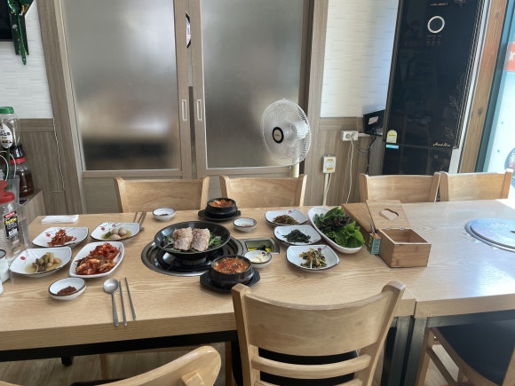 김옥자흑두부보쌈 이미지