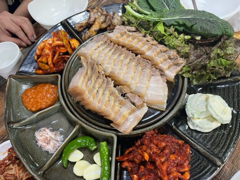 통큰 부추 칼국수 이미지