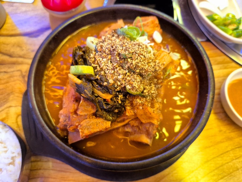 사대명가뼈다귀해장국 이미지