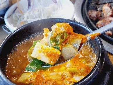돈오리뚝배기 이미지