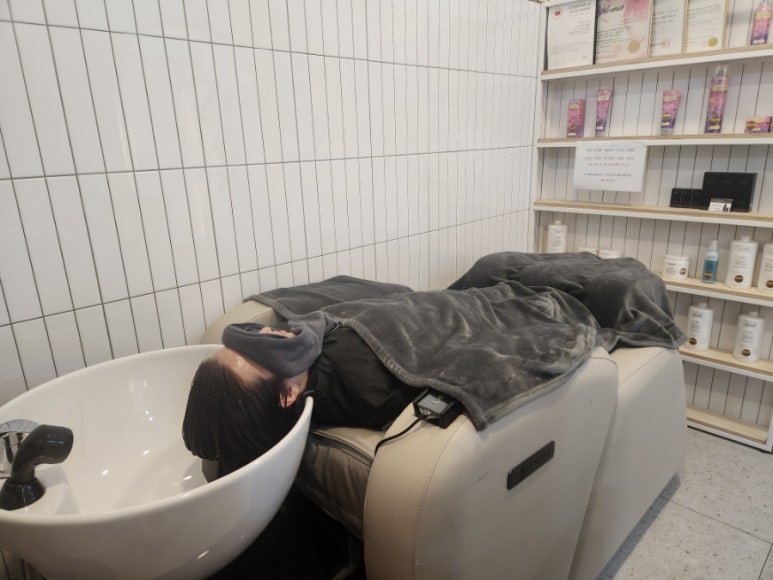 헤어위드컨 이미지