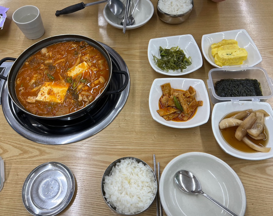 장모묵은지흑돼지찌개 이미지