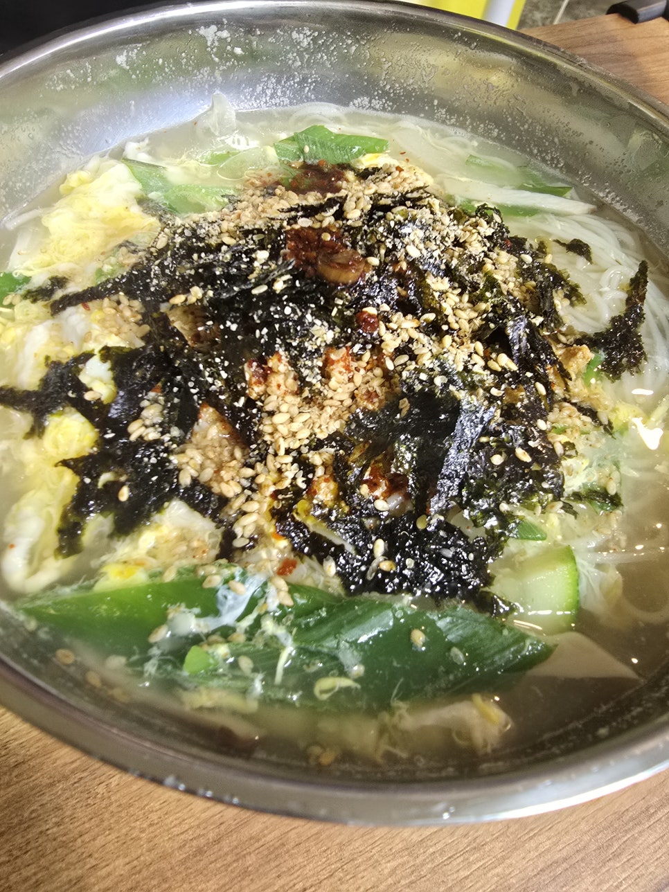 육각수칼국수 이미지