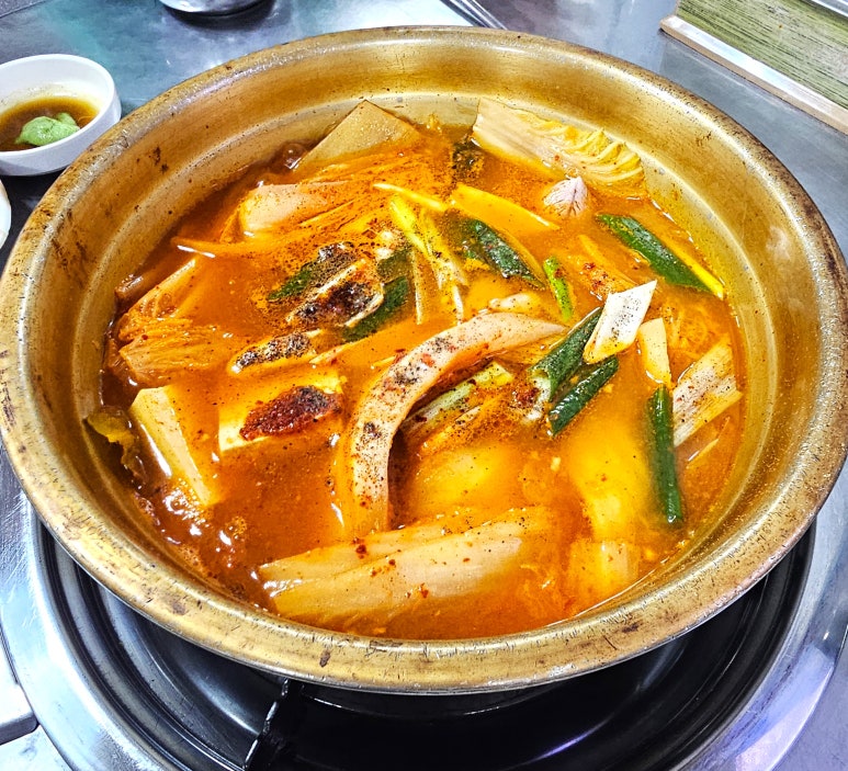 양푼이통돼지김치찌개 이미지