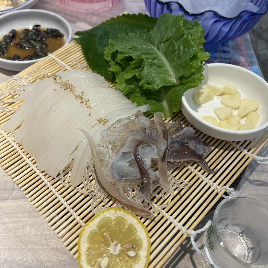 산오징어바지락칼국수 이미지