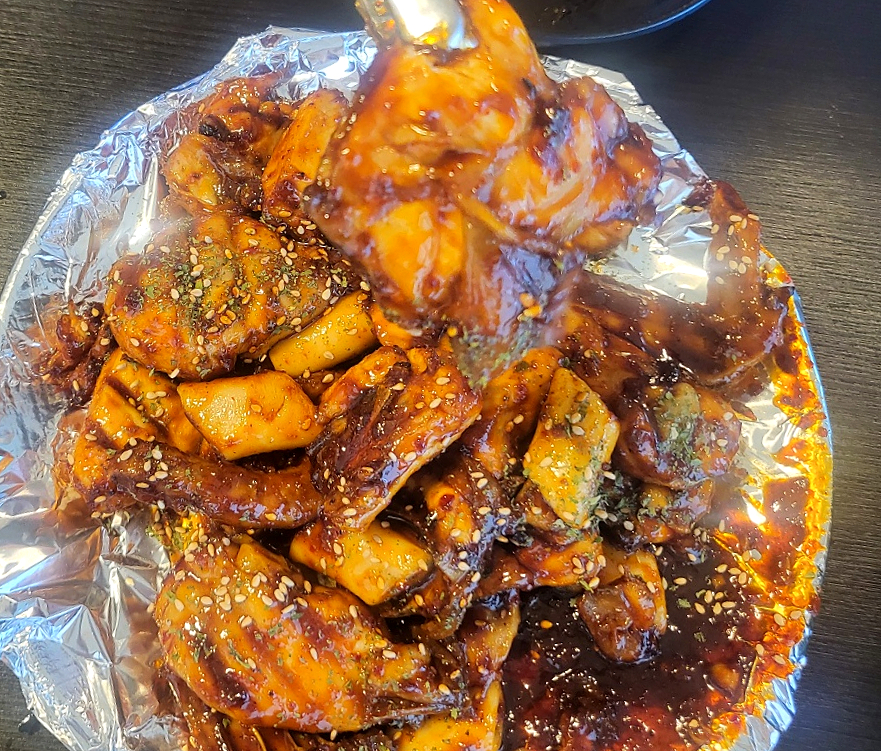 찐불이찐숯불두마리치킨 이미지