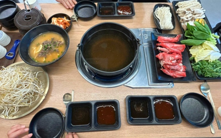 명동칼국수보쌈샤브샤브 이미지